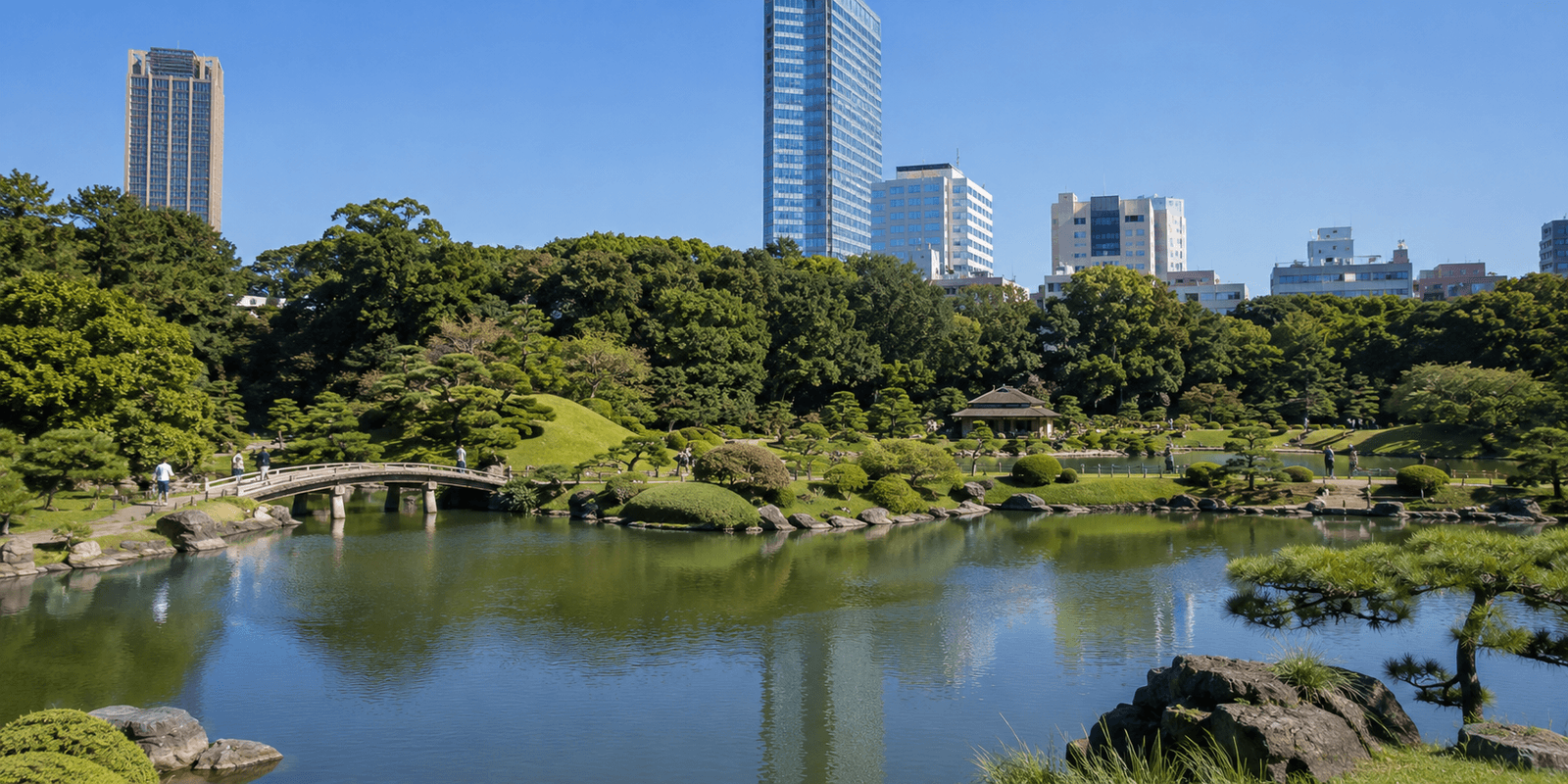 Koishikawa Korakuen Garden's Daisen Pond and Edo-period landscape beside Tokyo Dome City in Bunkyo, Tokyo, Japan