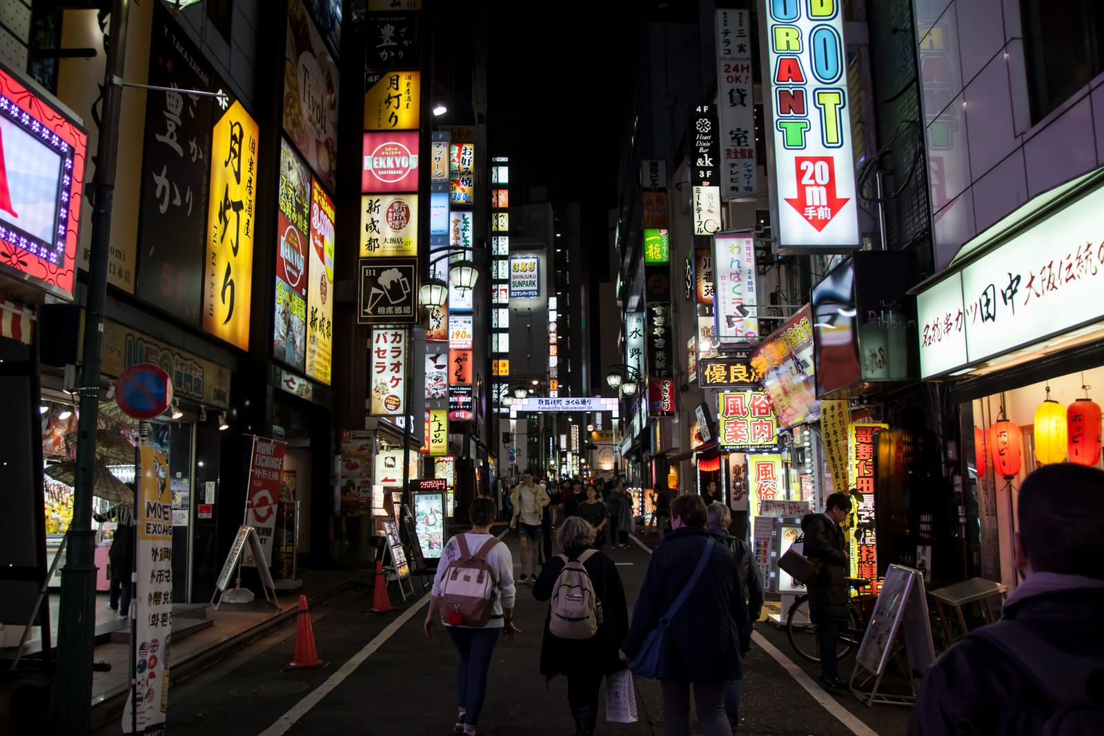 Lantern-lit shrine pathway in Kyoto, set for a luxury ryokan itinerary