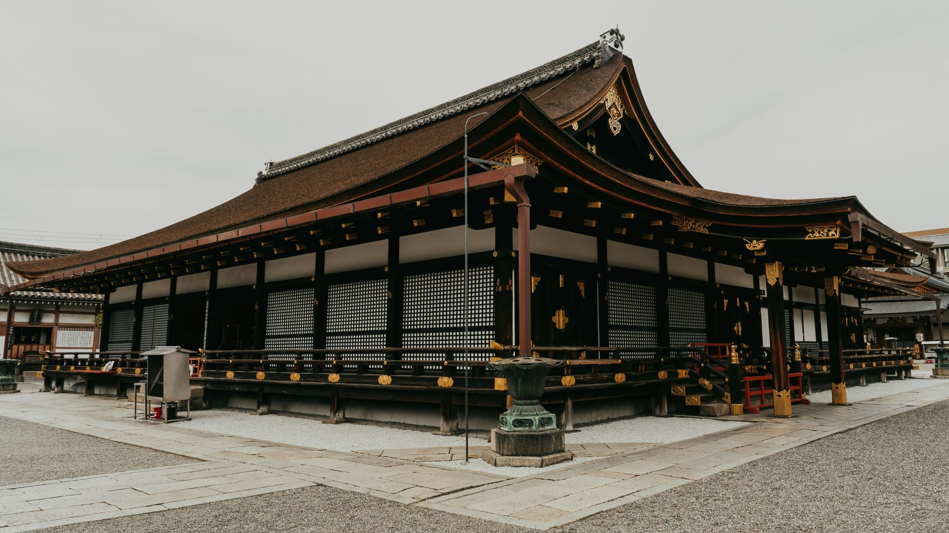 Kenrei-mon Gate and white gravel courtyard of Kyoto Imperial Palace