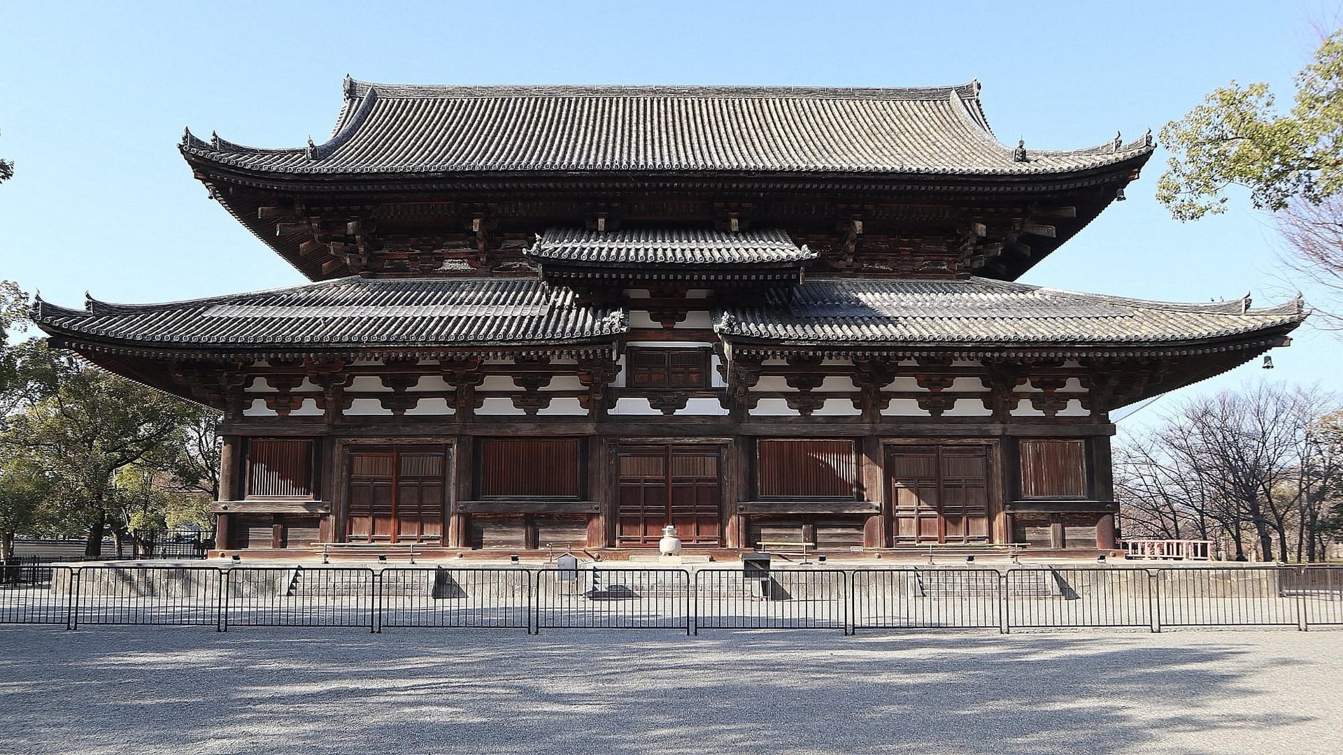 Monthly Kobo-san flea market stalls filling the grounds of Toji Temple in Kyoto