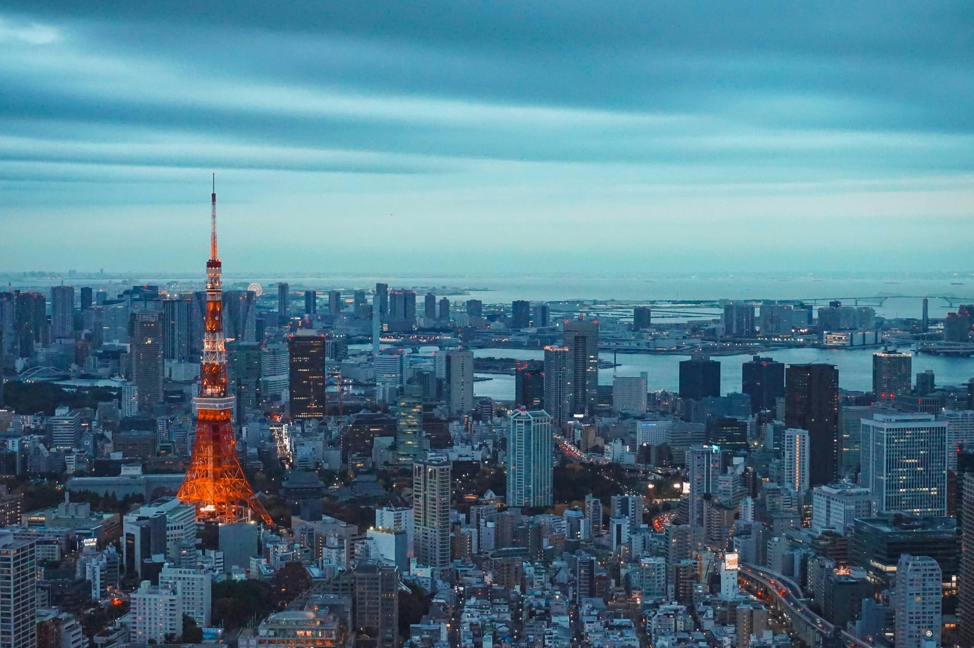 Tokyo skyline at dusk with Tokyo Tower lit up